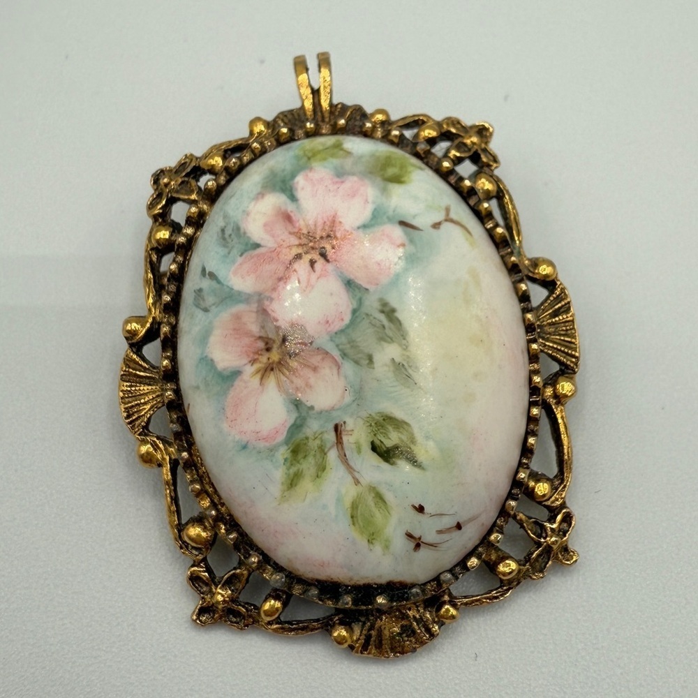Handpainted Floral Victorian Style Gold tone Vintage Ceramic Pendant / Brooch